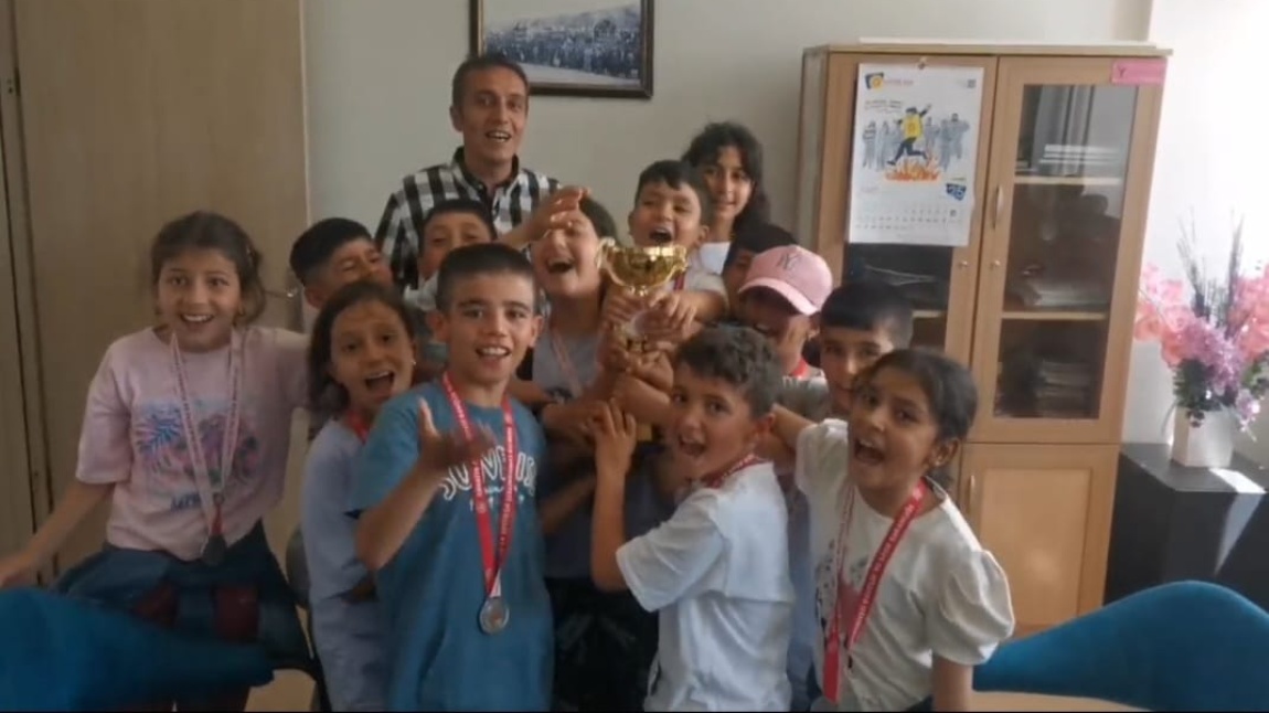 Geleneksel Çocuk Oyunlarında Öğrencilerimizden Başarı